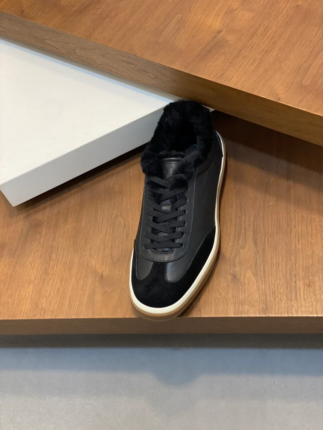 Men's men's shoes💰740 Loro Piana - Classic casual wool shoes, men's lace-up casual shoes and sneakers, high-quality lightweight and comfortable fabrics, suitable for outdoor leisure, the color scheme is young and energetic, great with sportswear or casual suits! Code number: 39-44 (45, 46, can be customized)